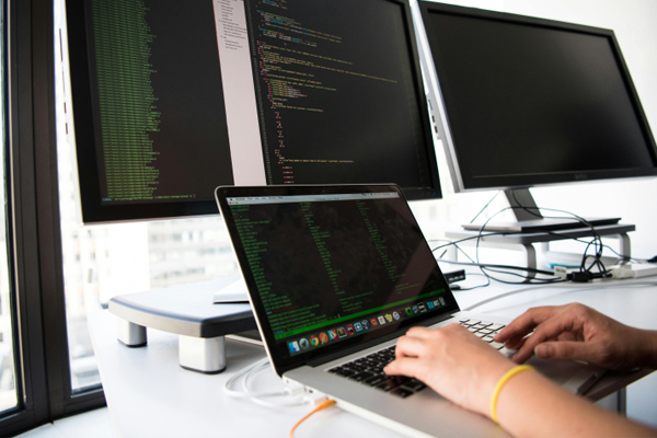 嘉意機(jī)床申請(qǐng)用于鈑金件的翻轉(zhuǎn)臺(tái)專(zhuān)利，滿(mǎn)足不同尺寸的鈑金件的高效吸附:鈑金